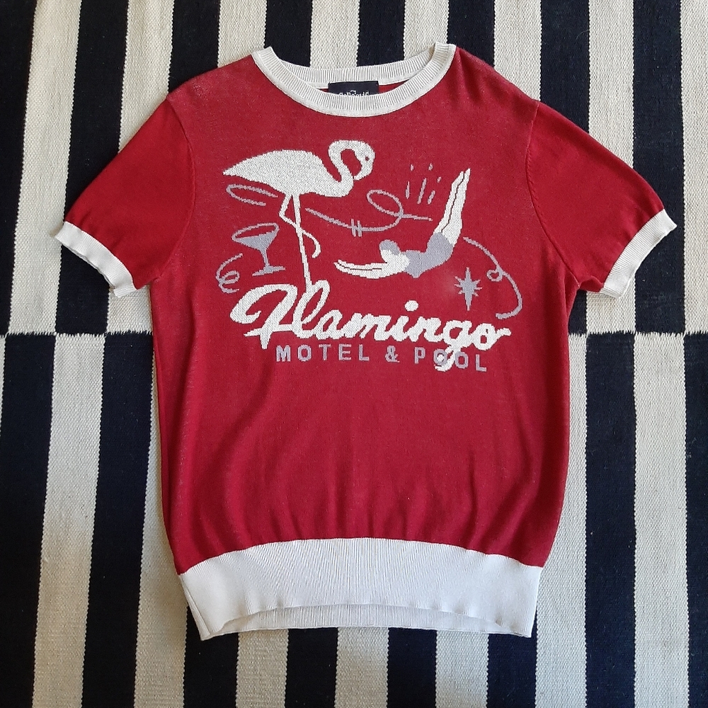 Collectif Scott Flamingo Motel Short Sleeve Knitted Red Top Unisex Size Medium